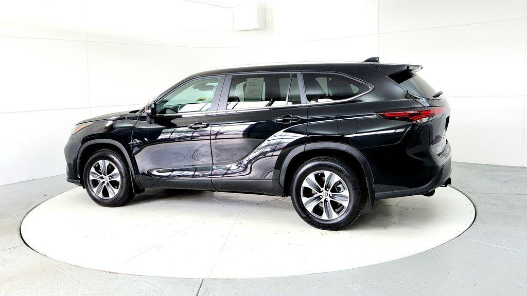 used 2024 Toyota Highlander car, priced at $42,044