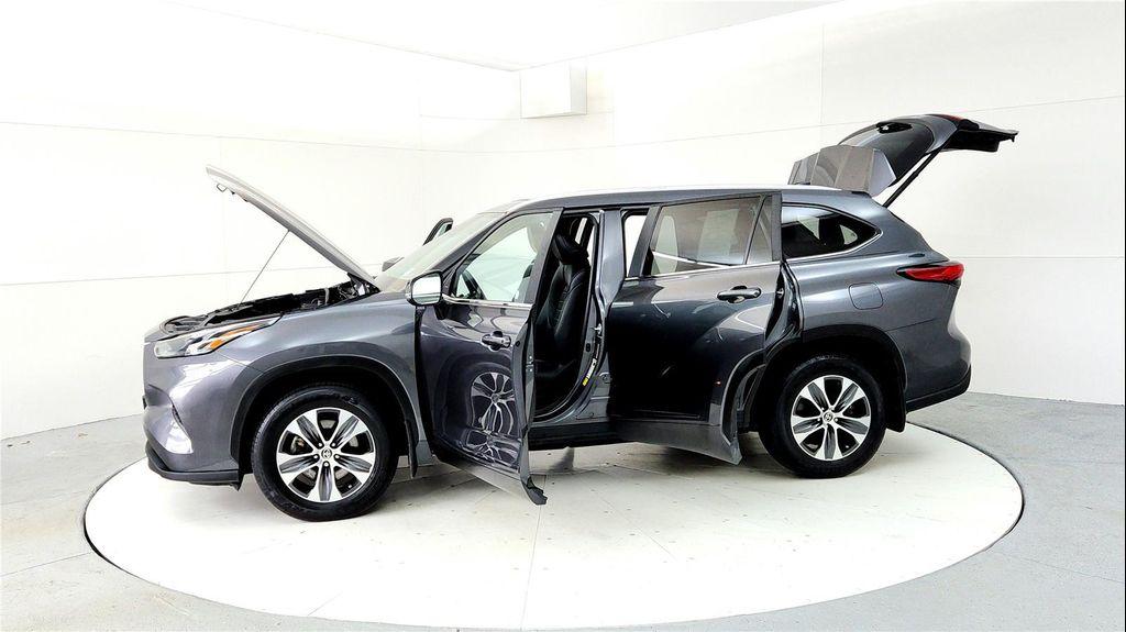 used 2023 Toyota Highlander car, priced at $36,985