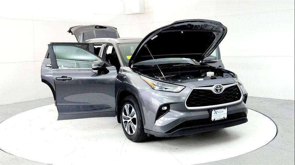 used 2023 Toyota Highlander car, priced at $36,985