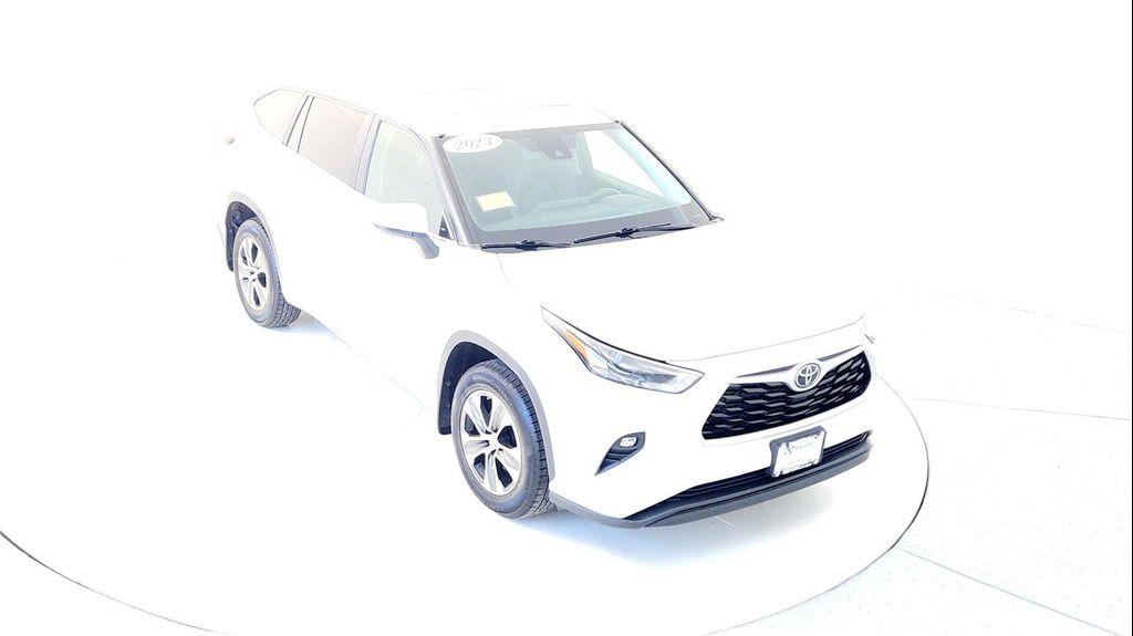 used 2023 Toyota Highlander car, priced at $33,685