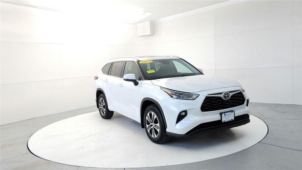 used 2023 Toyota Highlander car, priced at $33,985