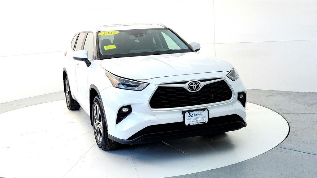 used 2023 Toyota Highlander car, priced at $33,685