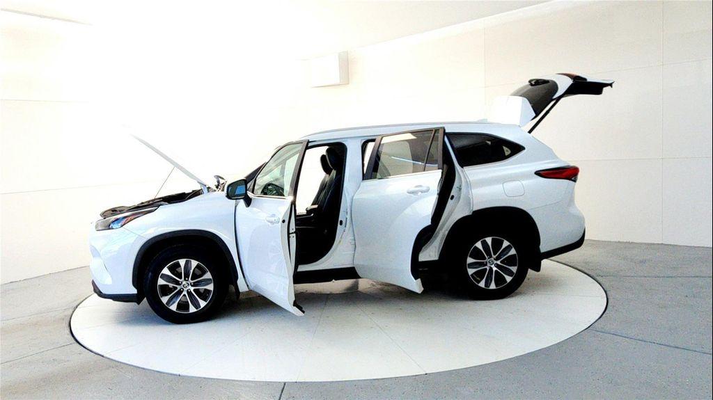 used 2023 Toyota Highlander car, priced at $33,685