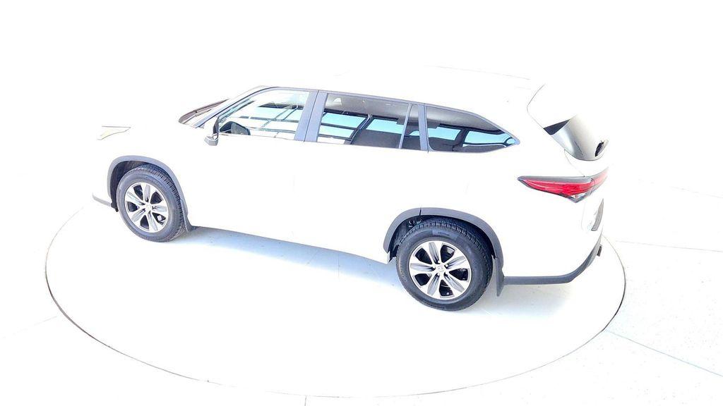 used 2023 Toyota Highlander car, priced at $33,685