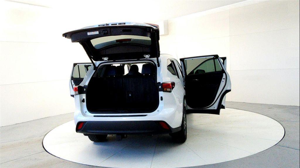 used 2023 Toyota Highlander car, priced at $33,685