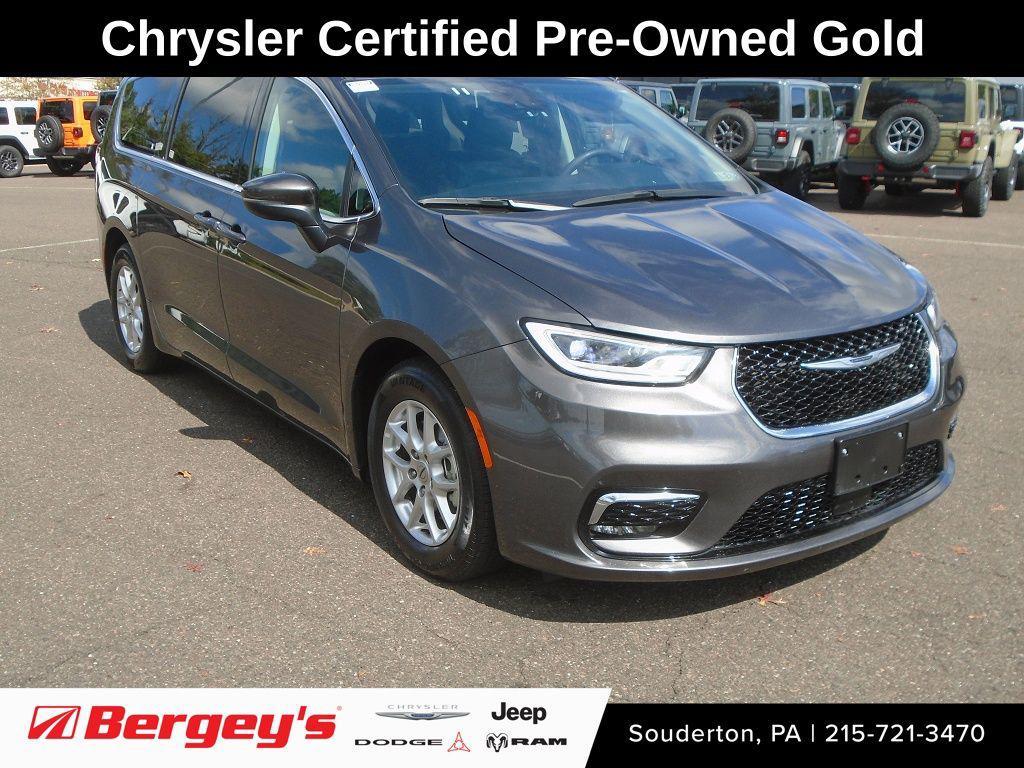 used 2023 Chrysler Pacifica car, priced at $23,990