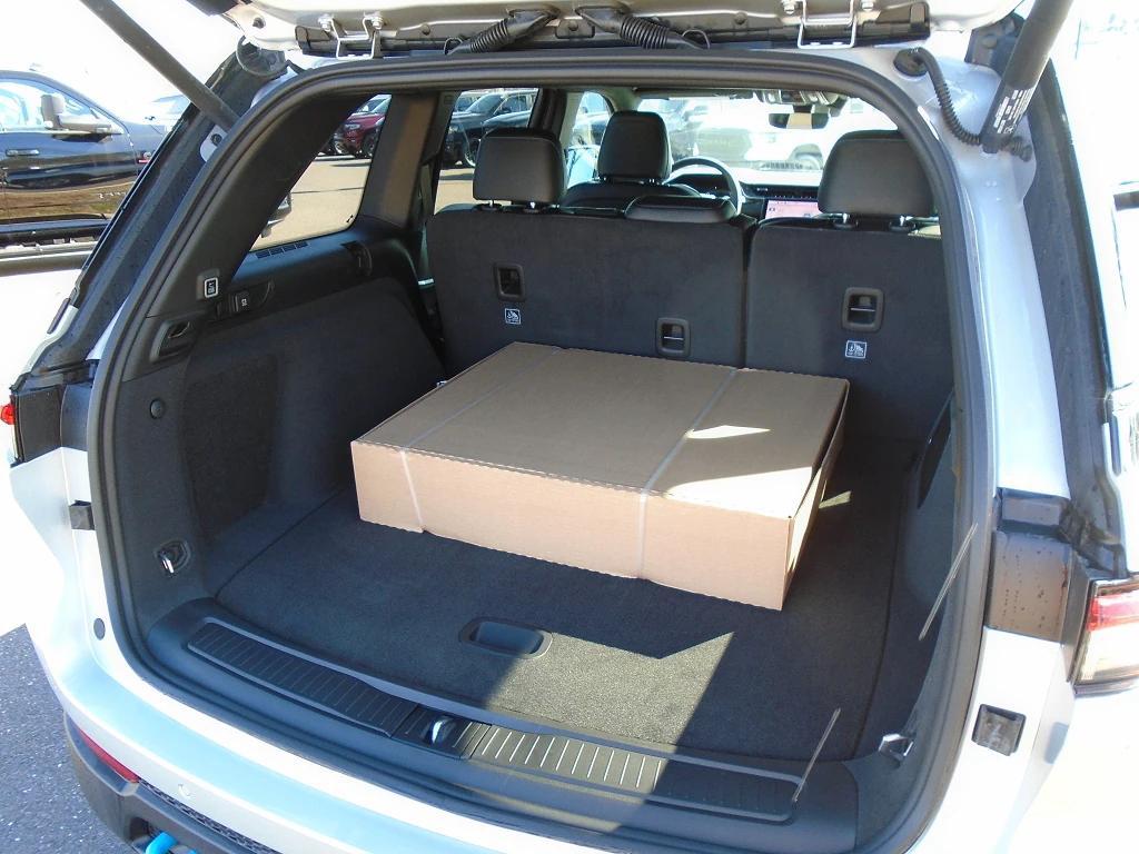 new 2023 Jeep Grand Cherokee 4xe car