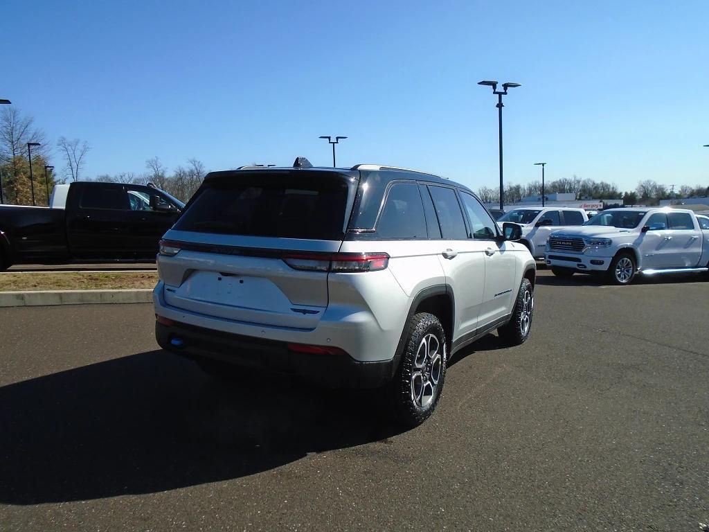 new 2023 Jeep Grand Cherokee 4xe car