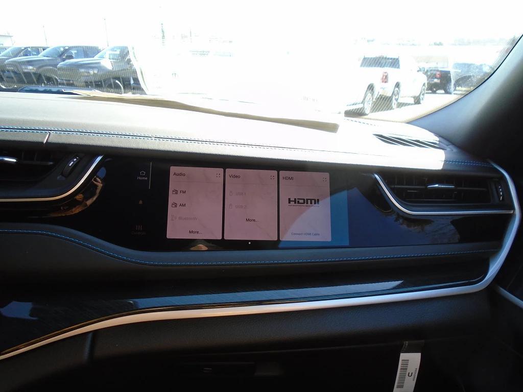 new 2023 Jeep Grand Cherokee 4xe car