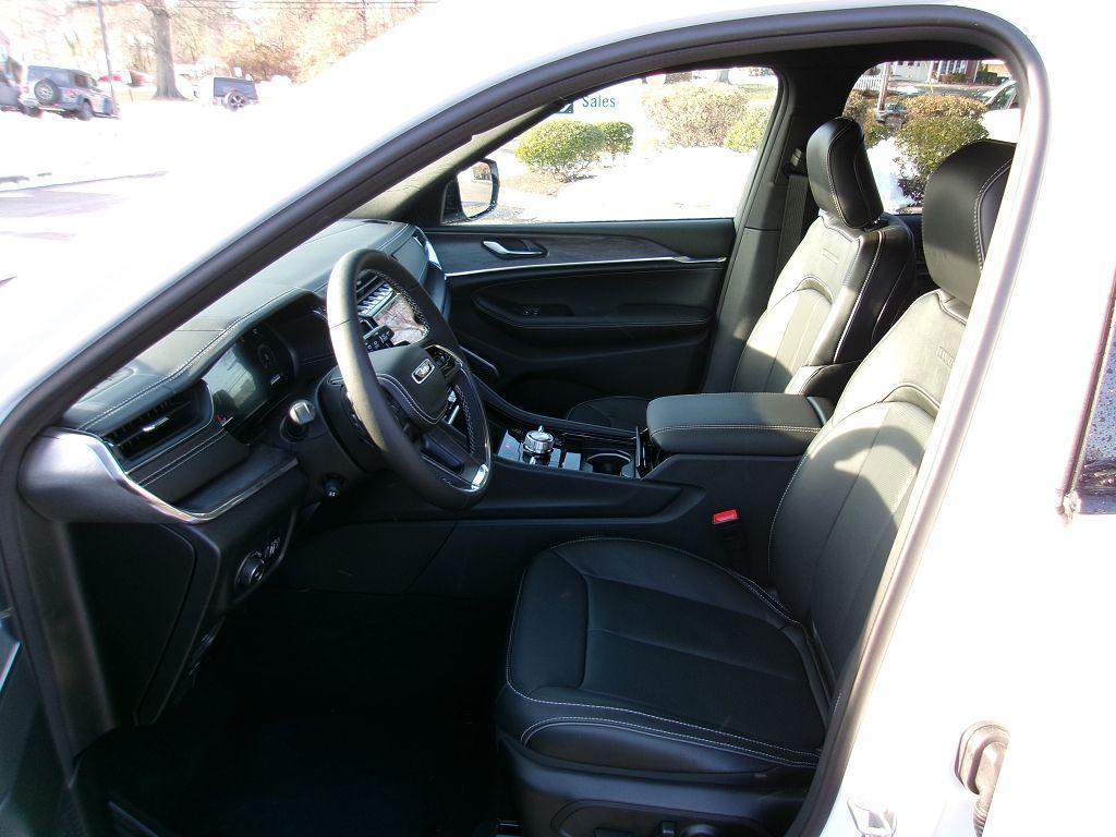 new 2025 Jeep Grand Cherokee car, priced at $55,343