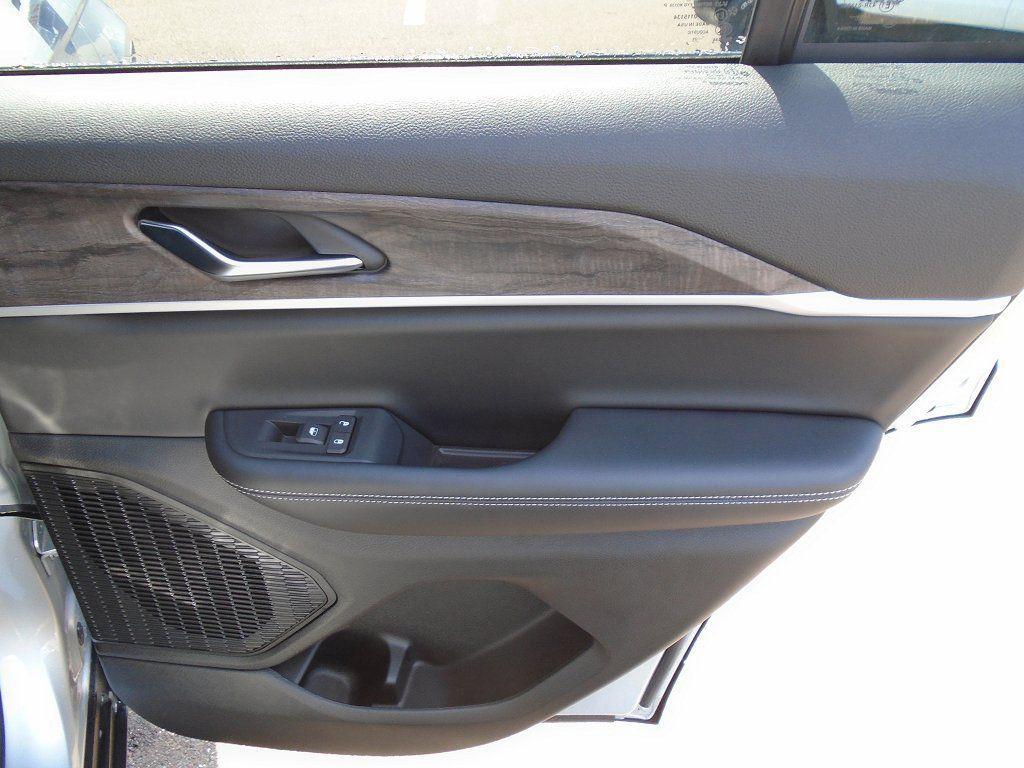 new 2025 Jeep Grand Cherokee car, priced at $48,179