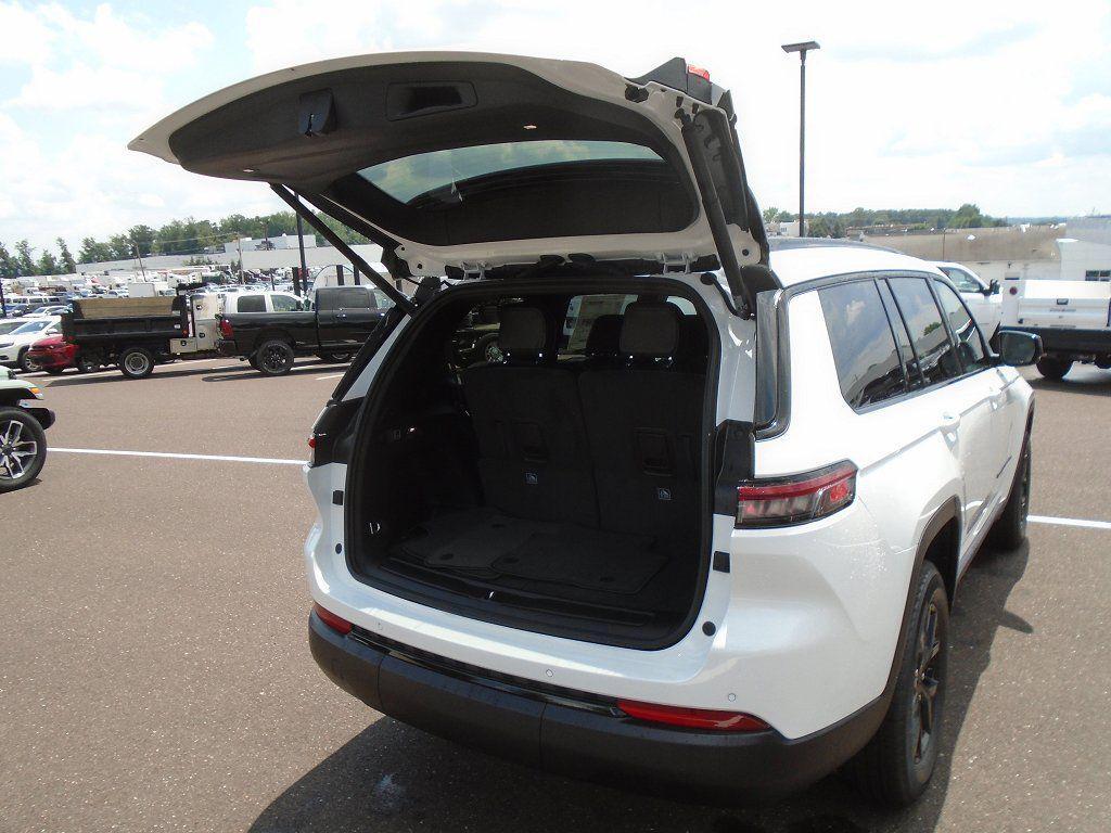 new 2025 Jeep Grand Cherokee L car, priced at $42,942