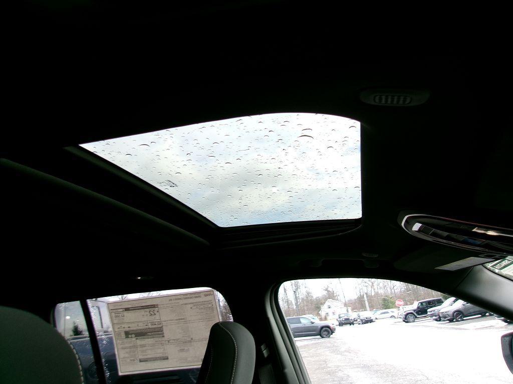 new 2025 Jeep Grand Cherokee car, priced at $42,284