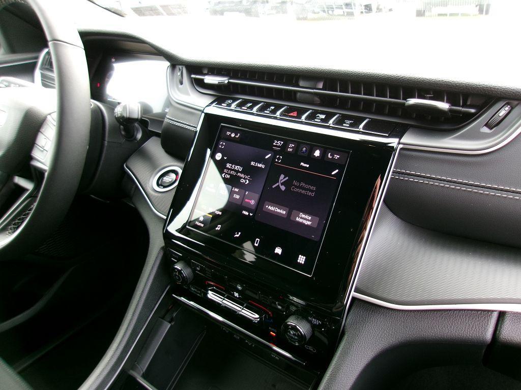 new 2025 Jeep Grand Cherokee car, priced at $42,284