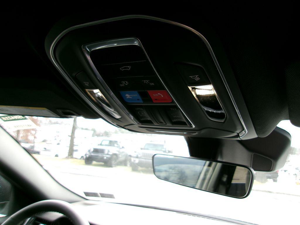 new 2025 Jeep Grand Cherokee car, priced at $42,284