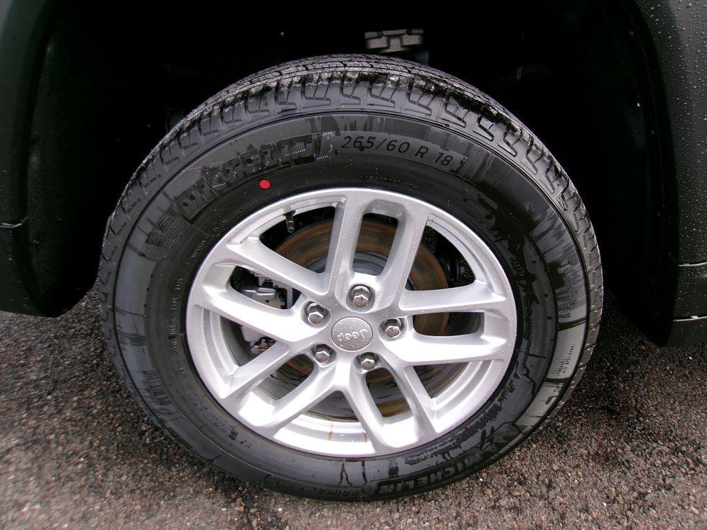 new 2025 Jeep Grand Cherokee car, priced at $42,284