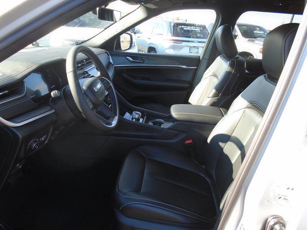 new 2025 Jeep Grand Cherokee car, priced at $42,485