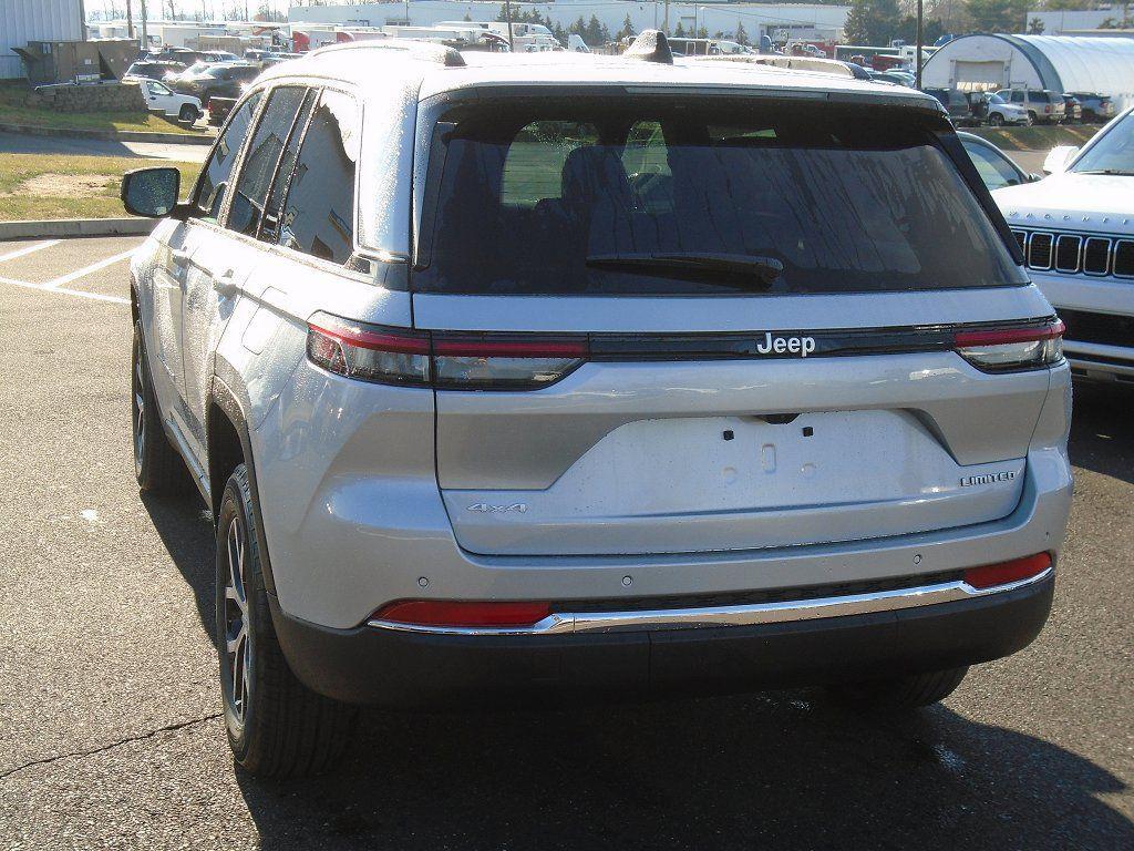 new 2025 Jeep Grand Cherokee car, priced at $42,485