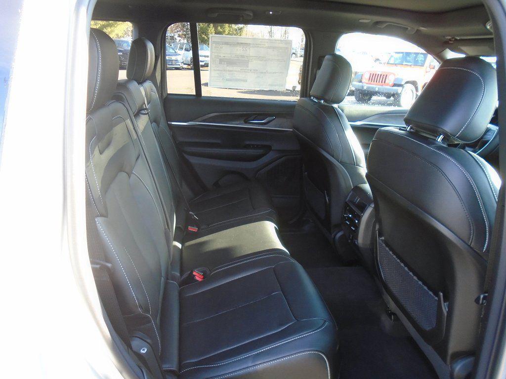 new 2025 Jeep Grand Cherokee car, priced at $42,485