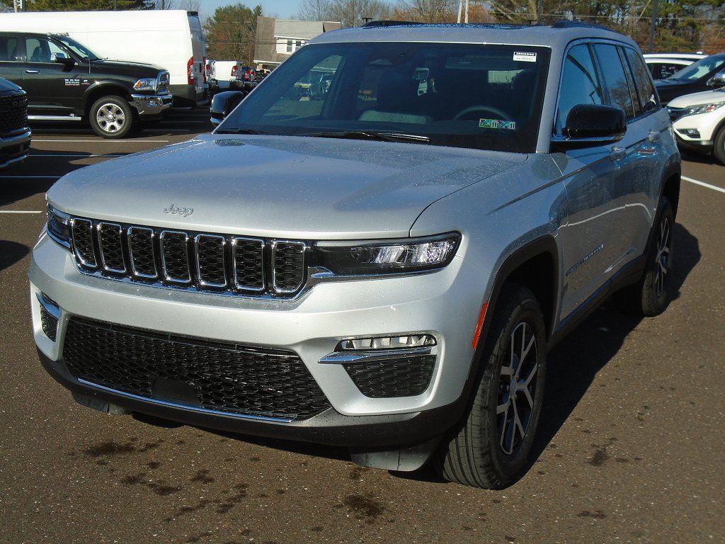 new 2025 Jeep Grand Cherokee car, priced at $42,485
