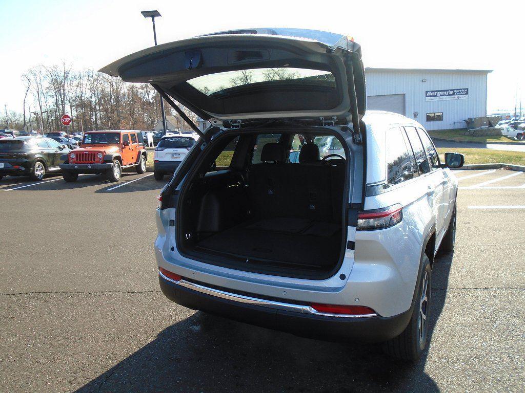 new 2025 Jeep Grand Cherokee car, priced at $42,485