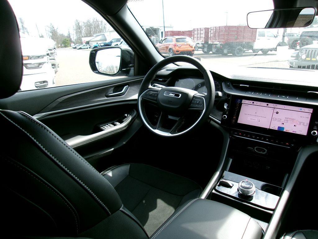 new 2026 Jeep Grand Cherokee car, priced at $43,296