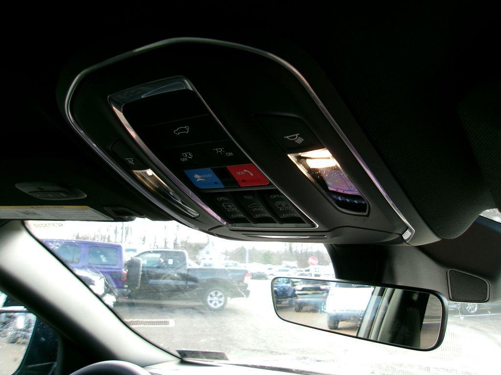 new 2025 Jeep Grand Cherokee car, priced at $46,294