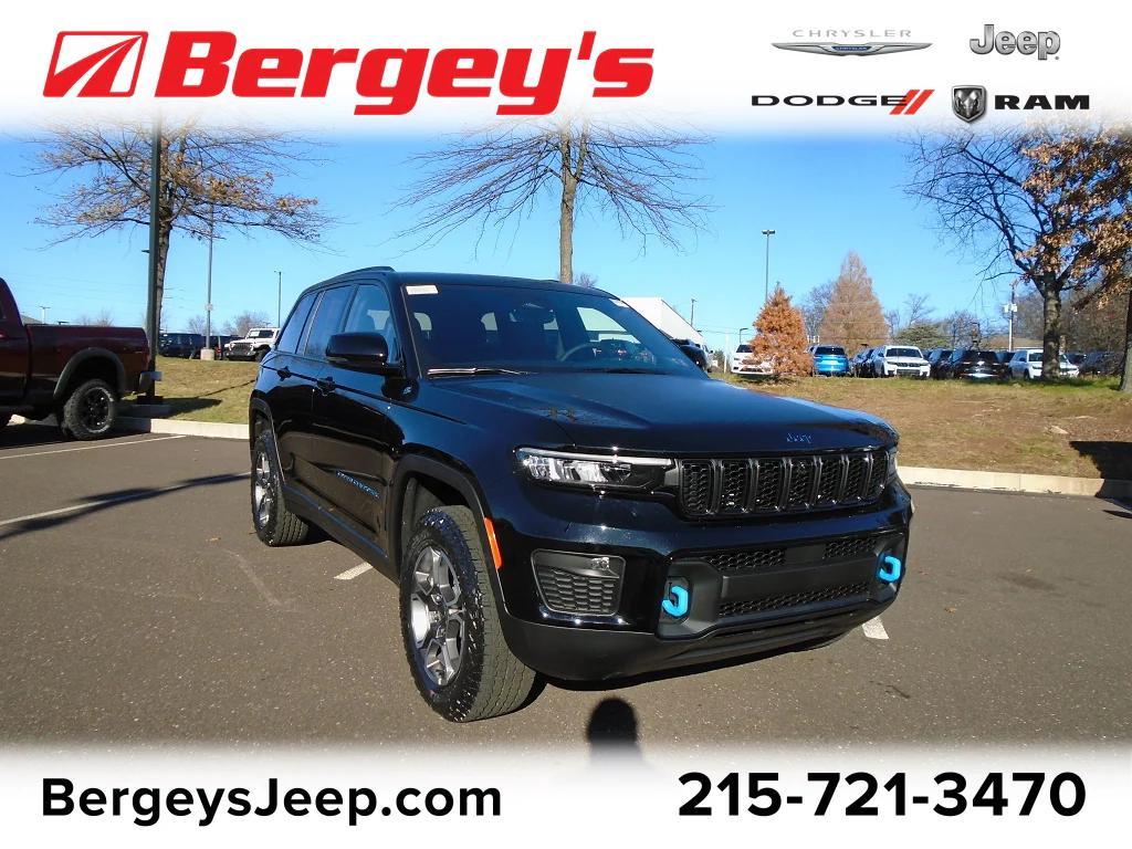 new 2022 Jeep Grand Cherokee 4xe car