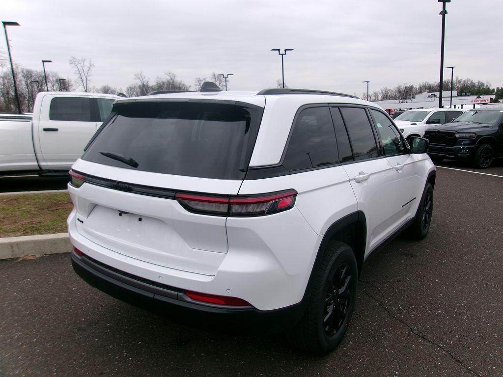new 2026 Jeep Grand Cherokee car, priced at $42,970