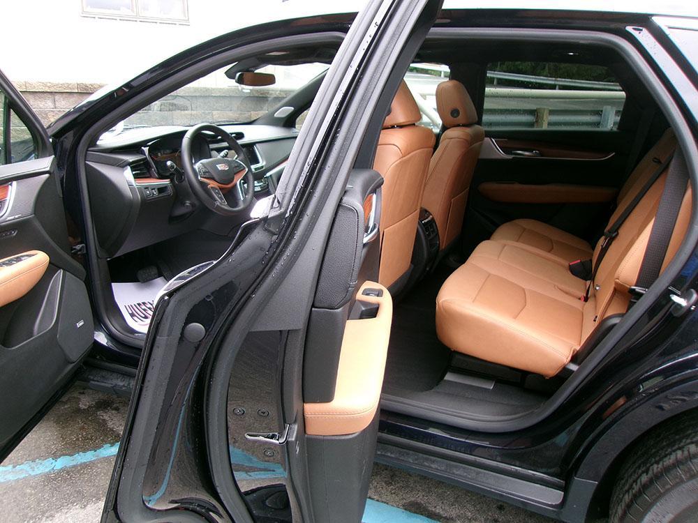 used 2021 Cadillac XT5 car, priced at $23,700