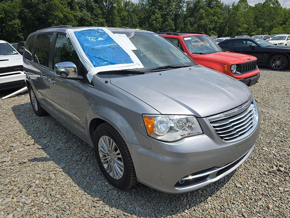 used 2015 Chrysler Town & Country car