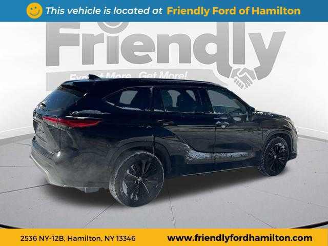 used 2023 Toyota Highlander car, priced at $30,995