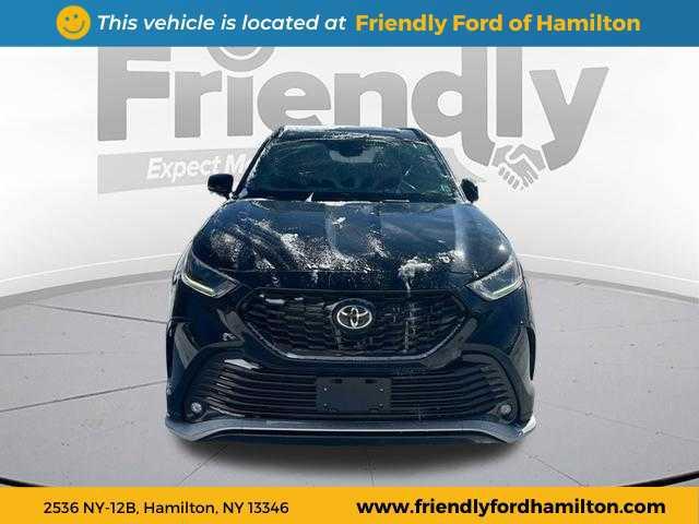 used 2023 Toyota Highlander car, priced at $30,995