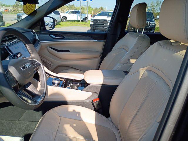 used 2023 Jeep Grand Cherokee car, priced at $28,595