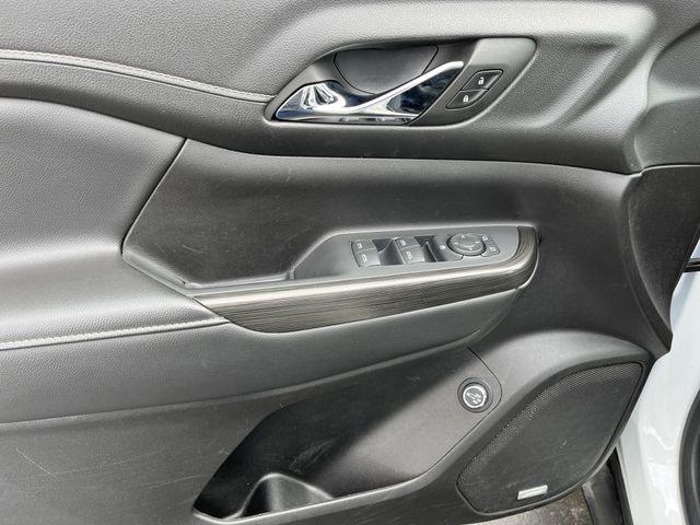 used 2023 GMC Acadia car, priced at $23,224