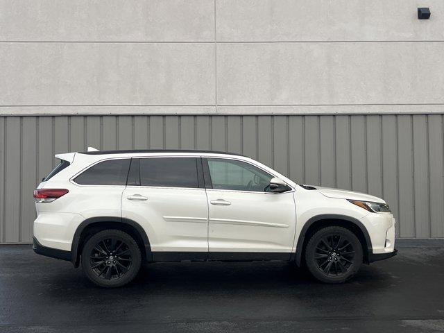 used 2019 Toyota Highlander car, priced at $21,589
