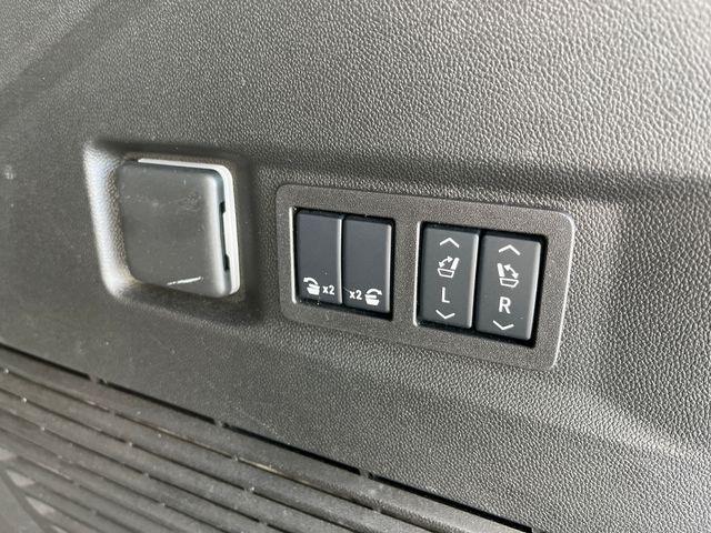 used 2025 GMC Yukon car, priced at $65,991