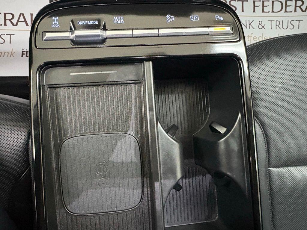 used 2025 Hyundai TUCSON Hybrid car, priced at $35,500