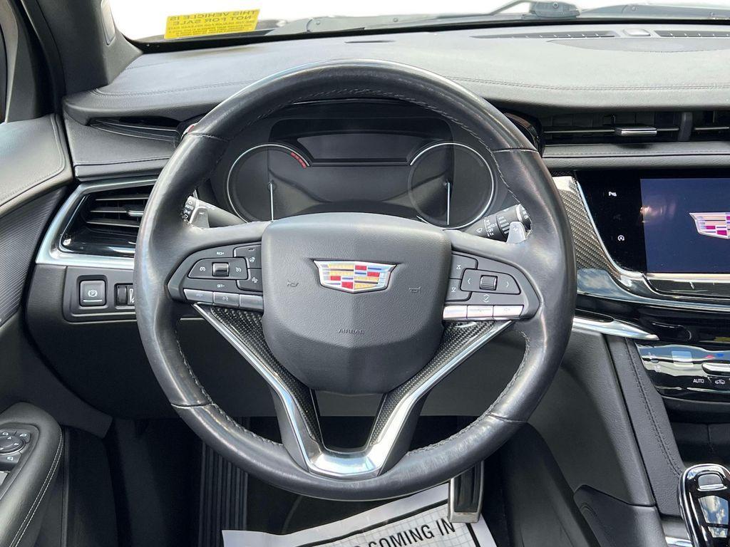 used 2023 Cadillac XT6 car, priced at $38,720