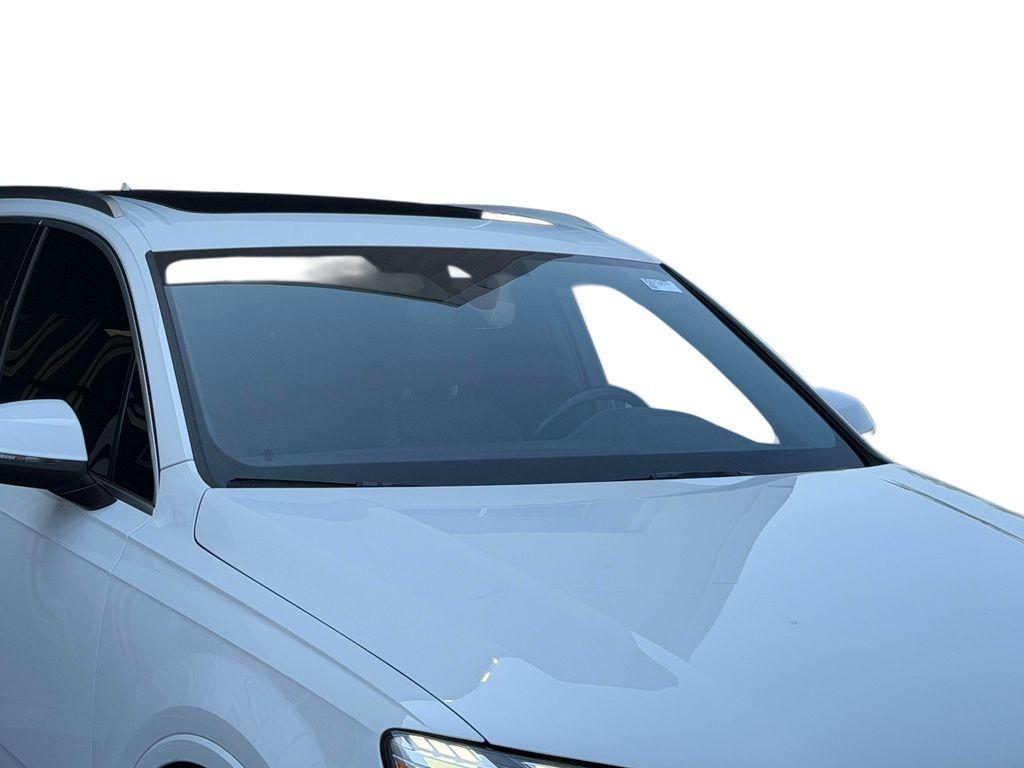Audi Q7 view 22