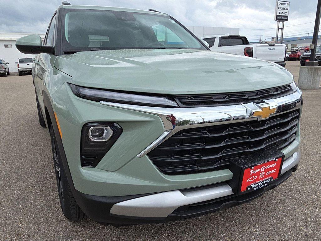 new 2026 Chevrolet TrailBlazer car, priced at $28,242