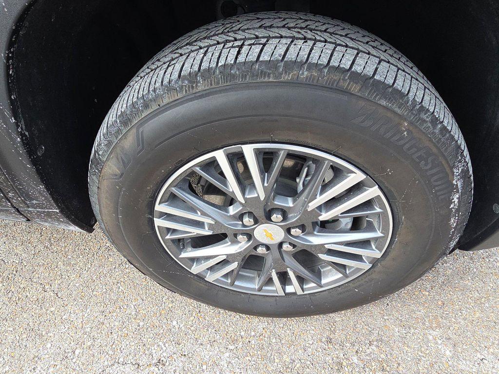 used 2025 Chevrolet Traverse car, priced at $34,962