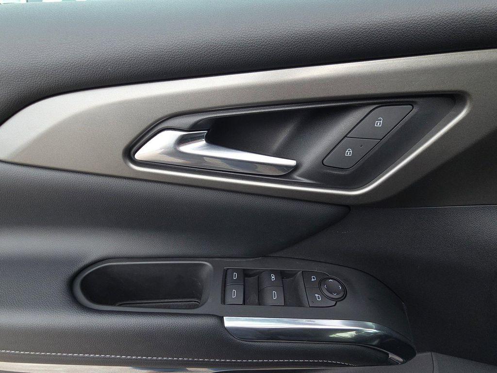 used 2025 Chevrolet Traverse car, priced at $34,962