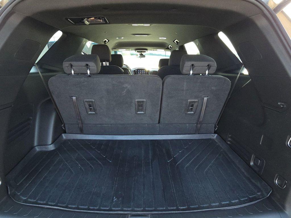 used 2024 Chevrolet Traverse car, priced at $28,351