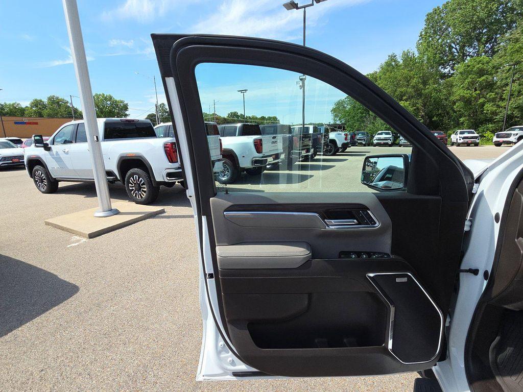 used 2023 GMC Sierra 1500 car, priced at $39,200
