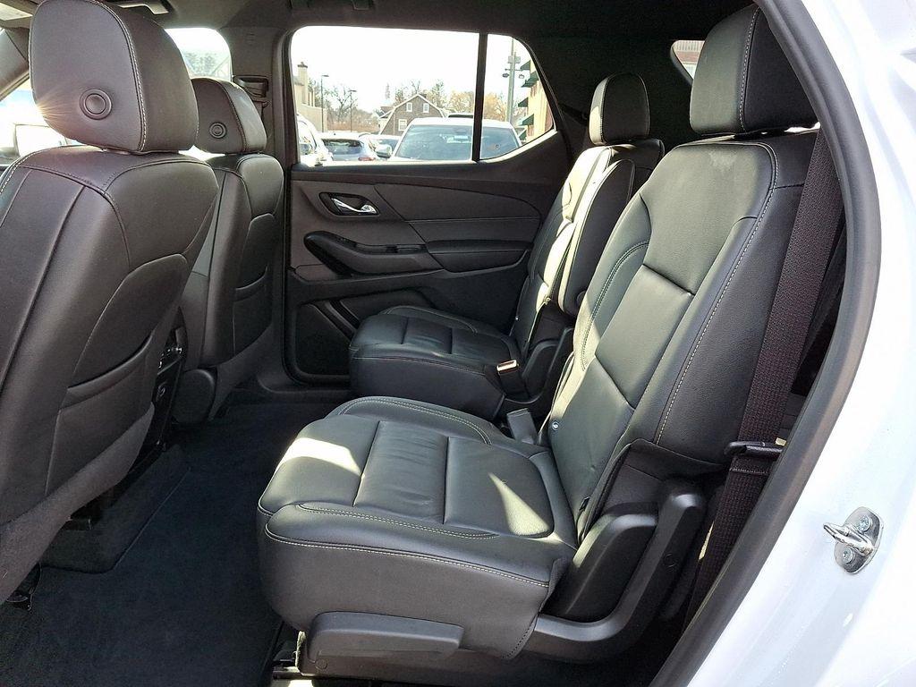 used 2023 Chevrolet Traverse car, priced at $30,444