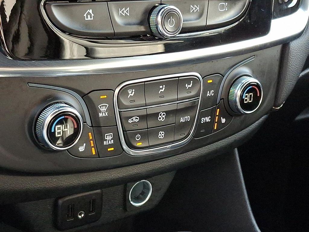 used 2023 Chevrolet Traverse car, priced at $30,444