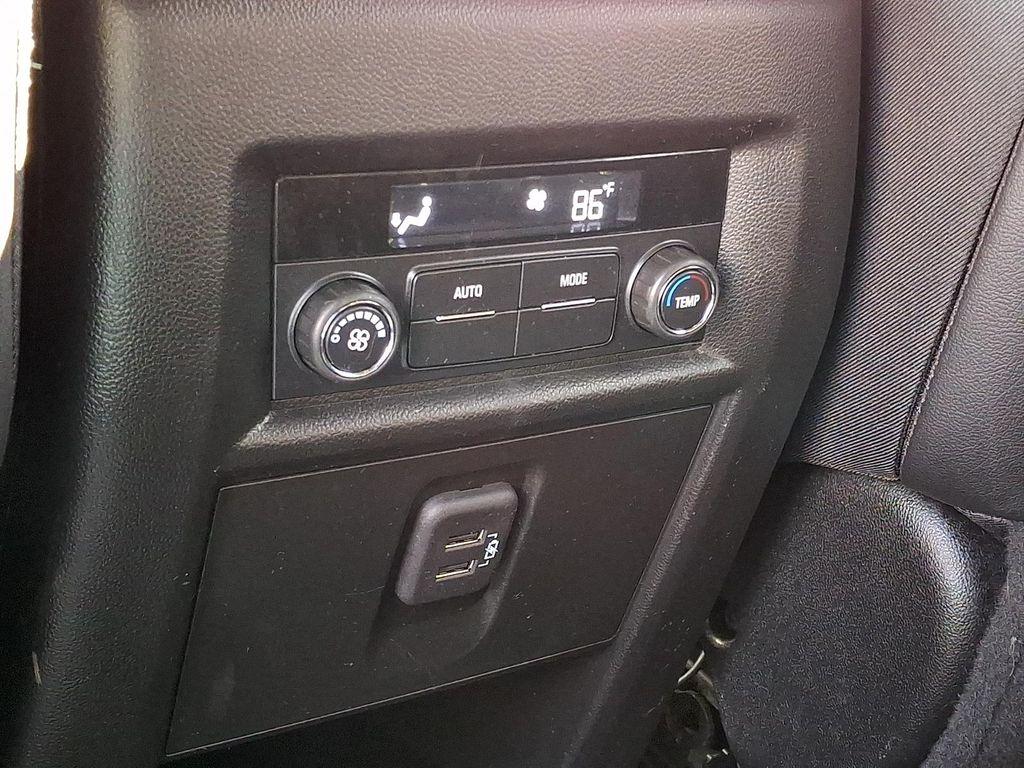 used 2023 Chevrolet Traverse car, priced at $30,444