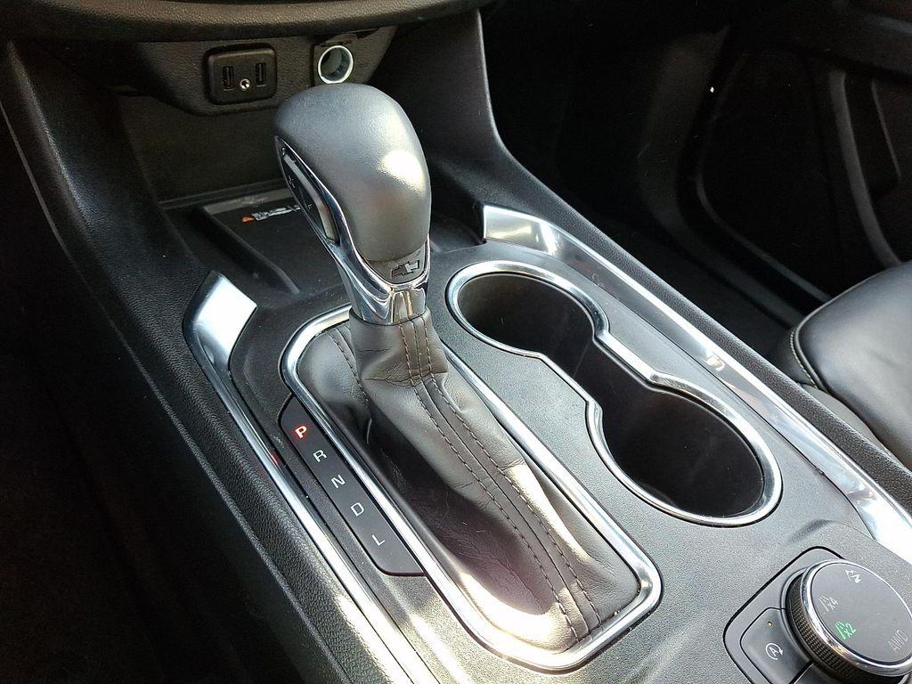 used 2023 Chevrolet Traverse car, priced at $30,444