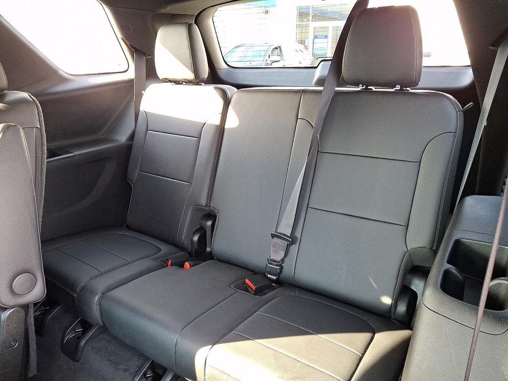 used 2023 Chevrolet Traverse car, priced at $30,444
